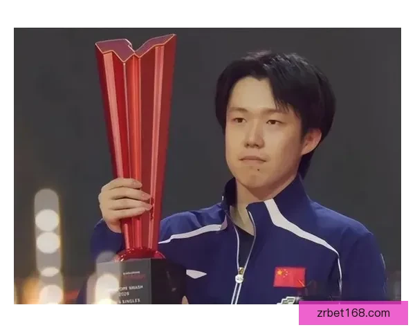 王楚钦累倒双手撑地感言观众托举自己全力拼搏再度冲击荣耀