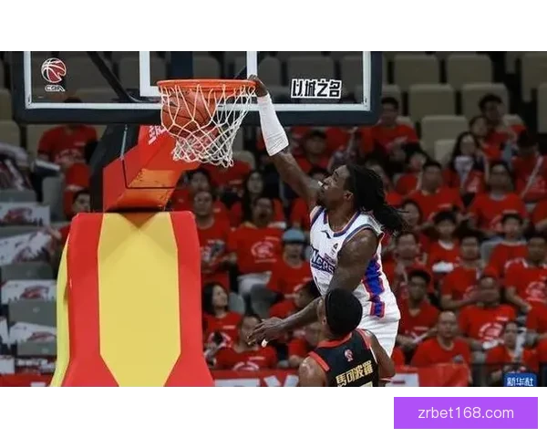 李弘权带领上海豪取十五连胜史密斯绝杀助深圳九连胜