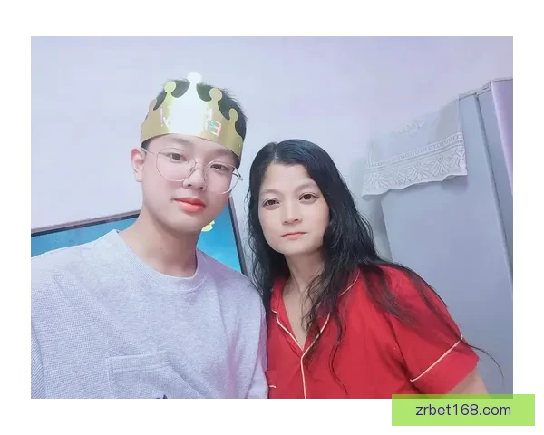 李月汝社媒晒照庆生 小宝生日快乐被爱温暖环绕为自己干杯